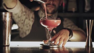 Barmen olun bir kokteyl