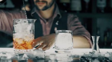 Barmen olun bir kokteyl