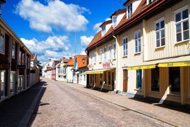 Vimmerby, SwEDEN - 28 Haziran 2010 'da Vimmerby, İsveç' te sokakların resmi. Vimthe Astrid Lindgren 'de ünlü yazar doğdu..