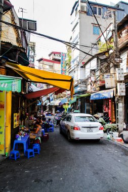 HANOI, VİETNAM - 28 Ağustos 2011 'de Hanoi, Vietnam' da bir sokak manzarası.