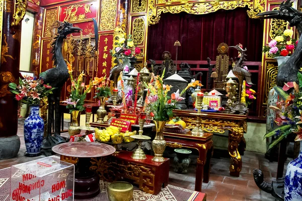 Hanoi Vietnam Setembro Altar Dentro Templo Hanói Vietnã Setembro 2011 — Fotografia de Stock