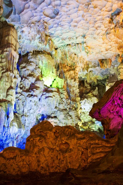 Paredes Cavernas Coloridas Formadas Partir Rocha Natural — Fotografia de Stock