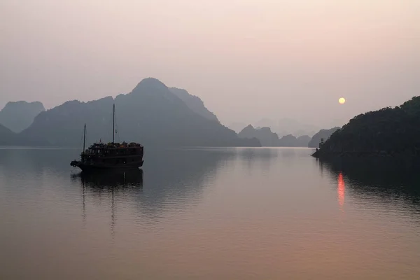 清早在越南的福吉河长湾 — 图库照片