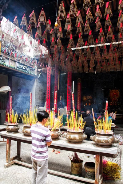 Chi Minh City Vietnam Σεπτεμβριου Ουρείται Ένα Βουδιστικό Ναό Γεμάτο — Φωτογραφία Αρχείου