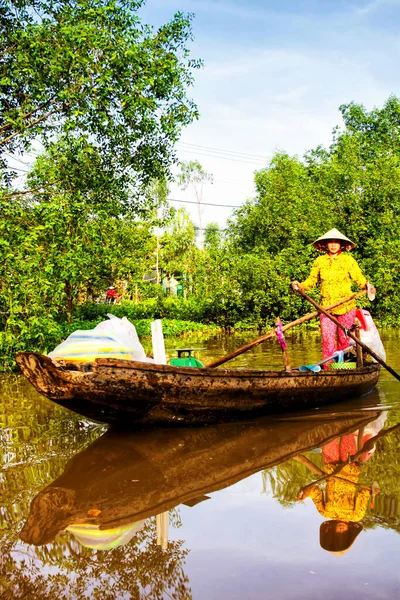 Can Tho Vietnam Sep 2011 Mujer Mercado Flotante Delta Del — Foto de Stock