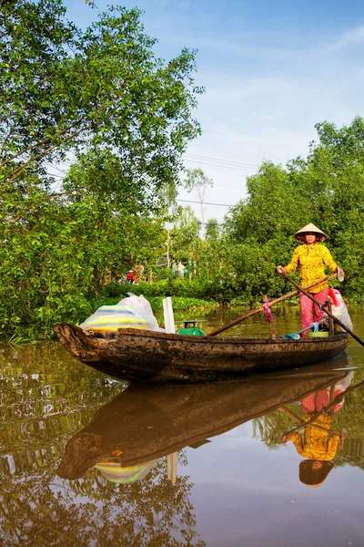 Can Tho Vietnam Sep 2011 Mujer Mercado Flotante Delta Del — Foto de Stock
