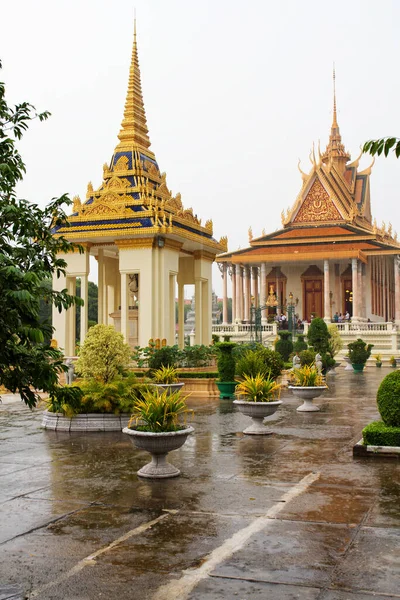 Phnom Penh Cambogia September Kungliga Slottet Ett Byggnadskomplex Som Fungerar — Stockfoto