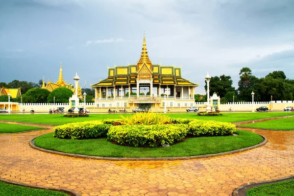 Phnom Penh Cambogia September Kungliga Slottet Ett Byggnadskomplex Som Fungerar — Stockfoto