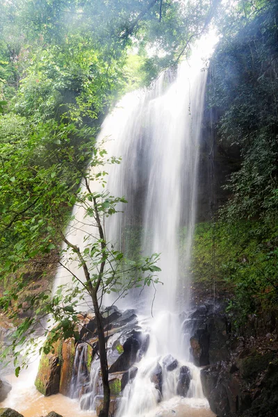 Cachoeira Selva Província Rattanakiri Camboja — Fotografia de Stock
