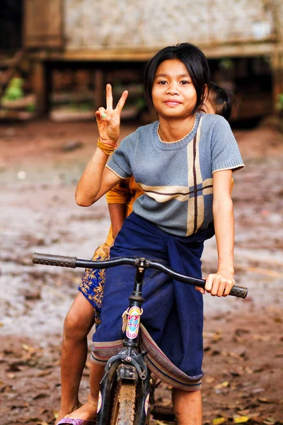 Bolaven Plateau Laos Setembro Meninas Não Identificadas Vang Vieng Laos — Fotografia de Stock