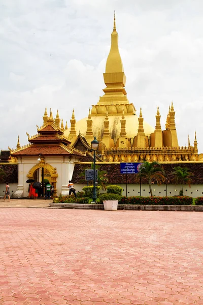 Pha Luang Est Grand Stupa Bouddhiste Recouvert Dans Centre Vientiane — Photo