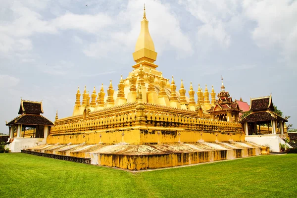 Pha Luang Est Grand Stupa Bouddhiste Recouvert Dans Centre Vientiane — Photo