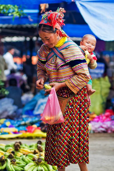 Bac Vietnam Septiembre Mujeres Identificadas Minoría Étnica Flower Mong Mercado —  Fotos de Stock