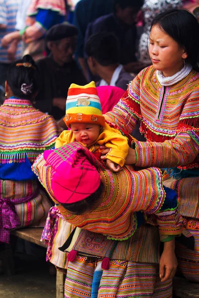 Bac Vietnam Septiembre Mujeres Identificadas Minoría Étnica Flower Mong Mercado —  Fotos de Stock