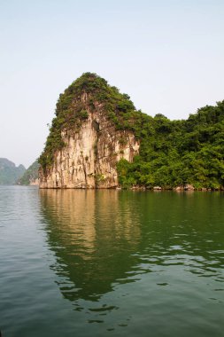 Halong Körfezi, Vietnam, Güneydoğu Asya 'daki Popüler Rock Cliff, UNESCO Dünya Mirası
