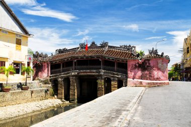 HOI, VİETNAM - 02 Eylül 2011 'de Hoi An, Vietnam' daki Japon Köprüsü. Hoian UNESCO tarafından Dünya Mirası olarak tanınıyor.