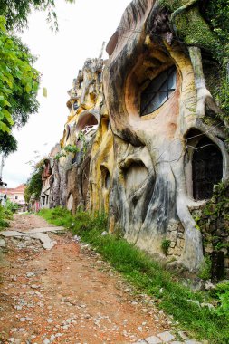 DA LAT, VIETNAM - 15 Eylül 2012 'de, Dalat, Vietnam' da, bilinen adıyla Akıl Hastanesi 'nde Hang Nga Pansiyonu.