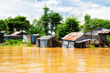 Vietnam 'da Mekong Deltası' nda yıkılmış evler..