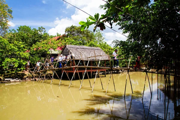 Pobre Cabaña Con Cenador Puente Delta Del Mekong Vietnam — Foto de Stock