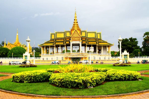 Phnom Penh Cambogia September Kungliga Slottet Ett Byggnadskomplex Som Fungerar — Stockfoto