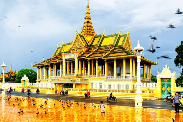 Phnom Penh Cambogia Σεπτεμβριου Βασιλικό Παλάτι Είναι Ένα Συγκρότημα Κτιρίων — Φωτογραφία Αρχείου