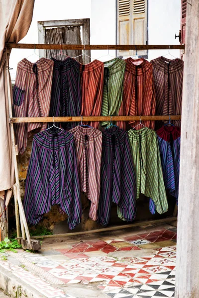 Pakaian Tergantung Depan Rumah Luang Prabang Laos — Stok Foto
