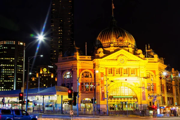 Flinders Caddesi Tren Stasyonu Melbourne Büyük Simgesidir — Stok fotoğraf