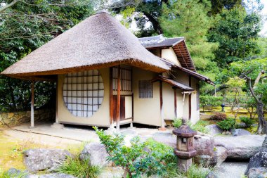 Higashiyama, Kyoto, Japonya 'da. Bu 1606 yılında dul eşi Nene tarafından Toyotomi Hideyoshi için kurulmuştur. Burası Ihoan, çay evi..