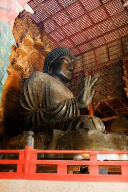 Nara, Japonya - 16 Ocak 2013 'te Japonya' nın Nara kentinde Daibutsu Övgüleri.