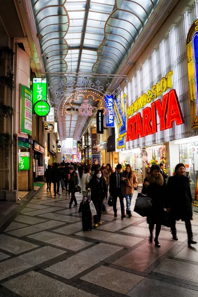 2013年1月13日道頓堀2013年1月13日大阪 慶長17年 1612年 まで遡る歴史を持つ大阪でも有数の観光地で 数軒の飲食店が軒を連ねている — ストック写真