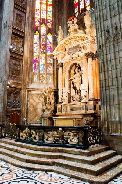 Milão Itália Janeiro 2013 Nave Principal Duomo Catedral Uma Das — Fotografia de Stock
