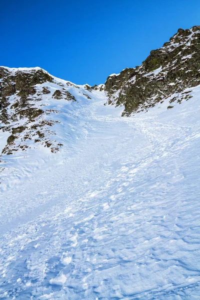Χειμερινό Μονοπάτι Βουνό Κοιλάδα Χιόνι Όρη Τάτρα Πολωνία — Φωτογραφία Αρχείου