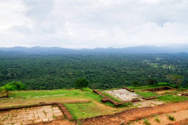 Sigirya (Aslan kayası), Sri Lanka 'da antik bir kaya kalesi ve saray harabeleridir.