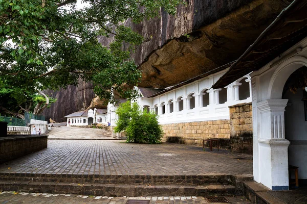 Buddhist Rock Temple Sri Lanka — Stock Photo, Image