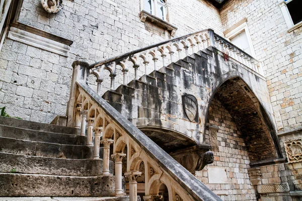 Pátio Com Escadas Trogir Croácia — Fotografia de Stock