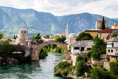 Bosna-Hersek 'in Mostar kentindeki eski köprü