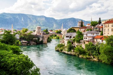Bosna-Hersek 'in Mostar kentindeki eski köprü