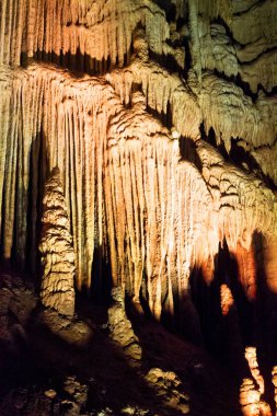 PROMEtheus CAVE, GEORGIA - 18 Haziran 2013: Prometheus mağarası, Gürcistan