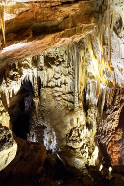 PROMEtheus CAVE, GEORGIA - 18 Haziran 2013: Prometheus mağarası, Gürcistan