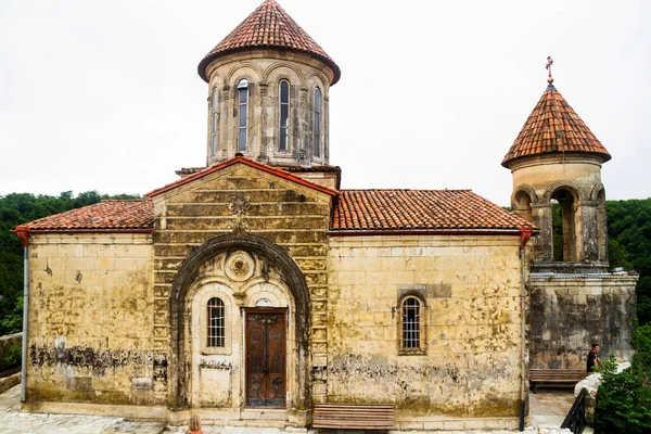 Gürcistan Kutaisi yakınlarındaki Motsameta Manastırı