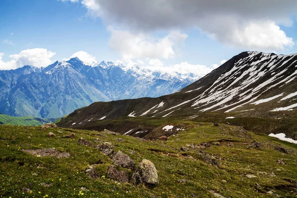 Kaukasusgebergte Bij Kasbegi Georgië — Stockfoto