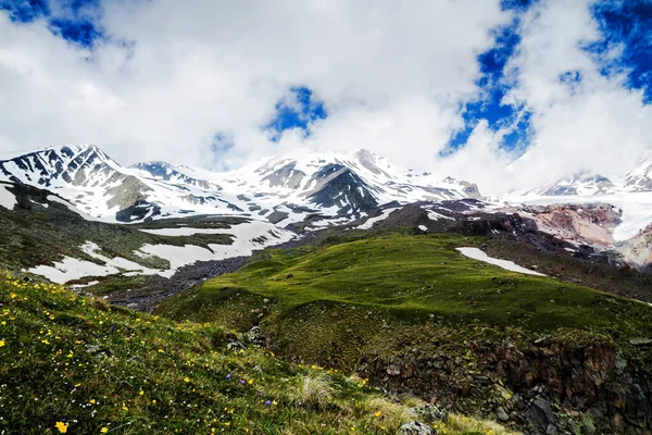 Montañas Del Cáucaso Cerca Kasbegi Georgia —  Fotos de Stock