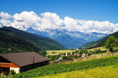 Mestia, Georgia 'nın güzel doğası.