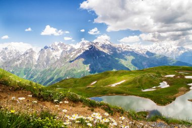 Koruldi göllerinin inanılmaz doğa manzarası