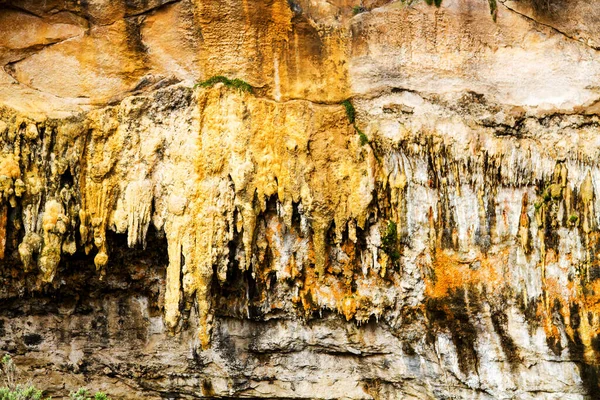 天井からぶら下がっている鍾乳石や他の洞窟の形成 グレートオーシャンロード ビクトリア オーストラリア — ストック写真