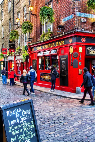 Attrazione Bar Birra Luminoso Edificio Città Colorato Destinazione Distretto Bere — Foto Stock