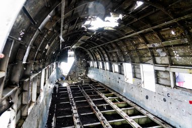 Solheimasandur kara kumsalında İzlanda 'da bir uçak kazasında çarpmış.