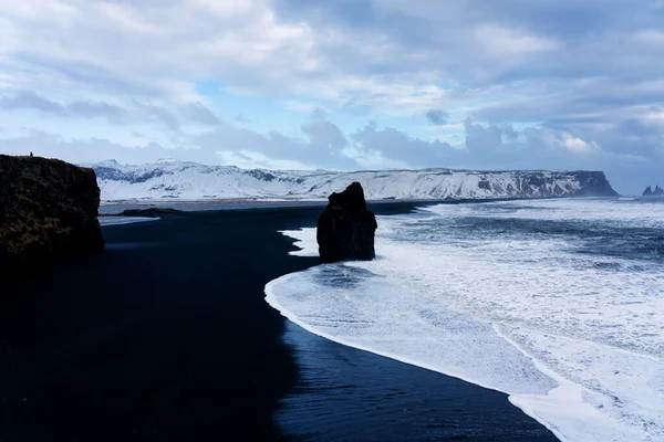 Plage Sable Noir Reynisfjara Mont Reynisfjall Depuis Promontoire Dyrholaey Sur — Photo