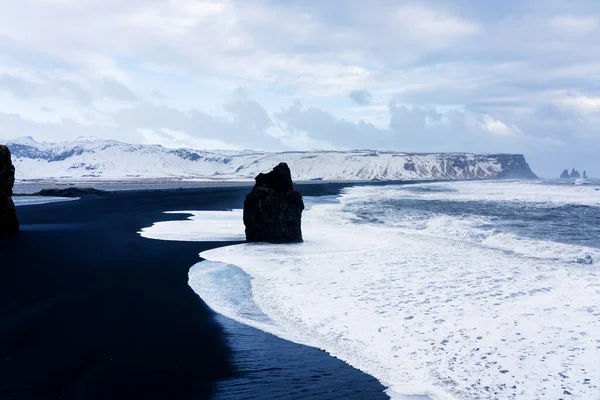 Plage Sable Noir Reynisfjara Mont Reynisfjall Depuis Promontoire Dyrholaey Sur — Photo