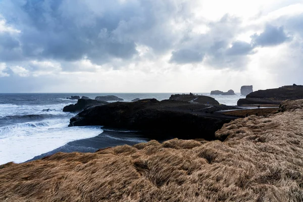 Plage Sable Noir Reynisfjara Mont Reynisfjall Depuis Promontoire Dyrholaey Sur — Photo